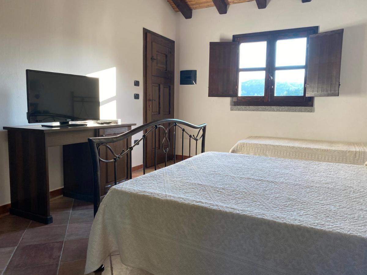 Li Paduleddi Country Guest House Olbia Kültér fotó